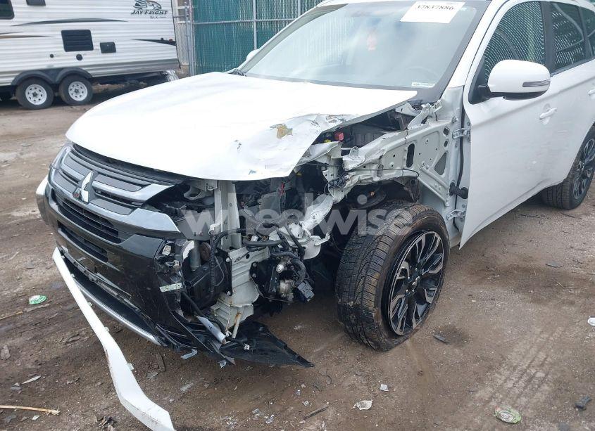 Photo 6 of 2018 Mitsubishi Outlander PHEV SEL (VIN JA4J24A52JZ052088)
