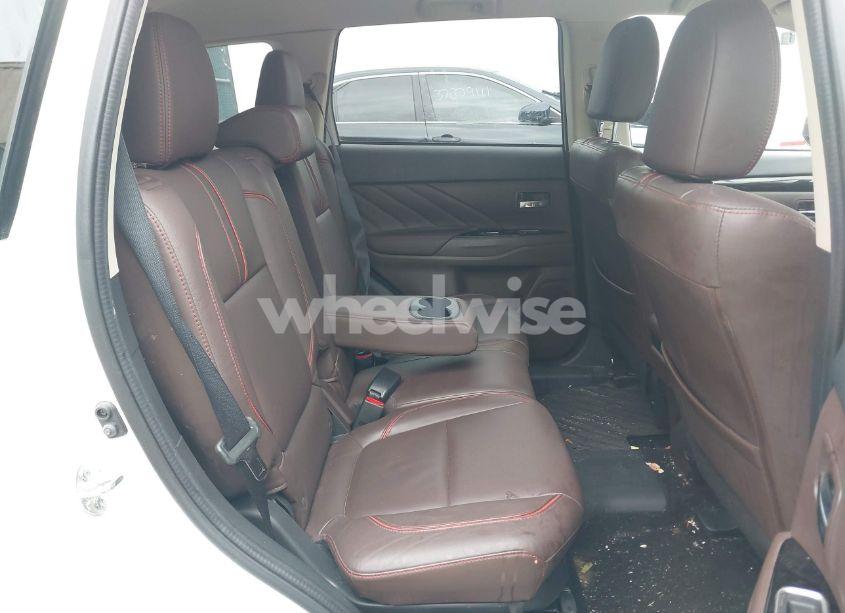 Photo 8 of 2018 Mitsubishi Outlander PHEV SEL (VIN JA4J24A52JZ052088)
