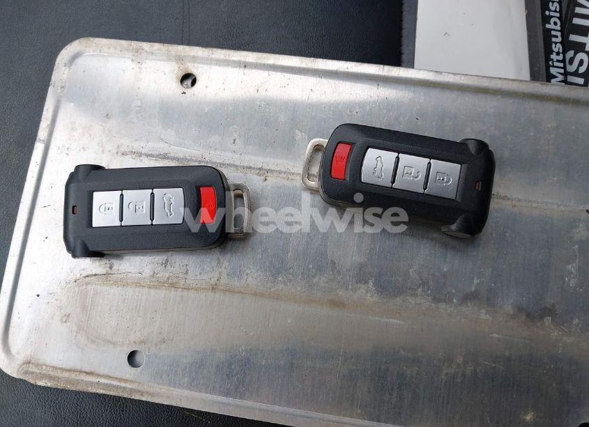 Photo 11 of 2019 Mitsubishi Outlander PHEV SEL (VIN JA4J24A53KZ053560)