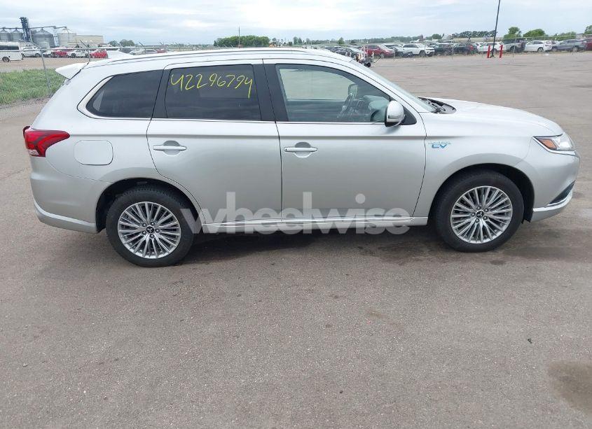 Photo 13 of 2019 Mitsubishi Outlander PHEV SEL (VIN JA4J24A53KZ053560)