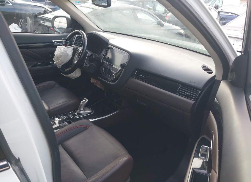 Photo 5 of 2018 Mitsubishi Outlander PHEV SEL (VIN JA4J24A54JZ055364)