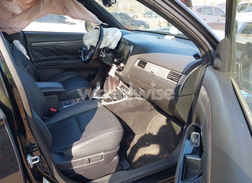 Photo 5 of 2020 Mitsubishi Outlander PHEV SEL S-AWC (VIN JA4J24A55LZ041914)