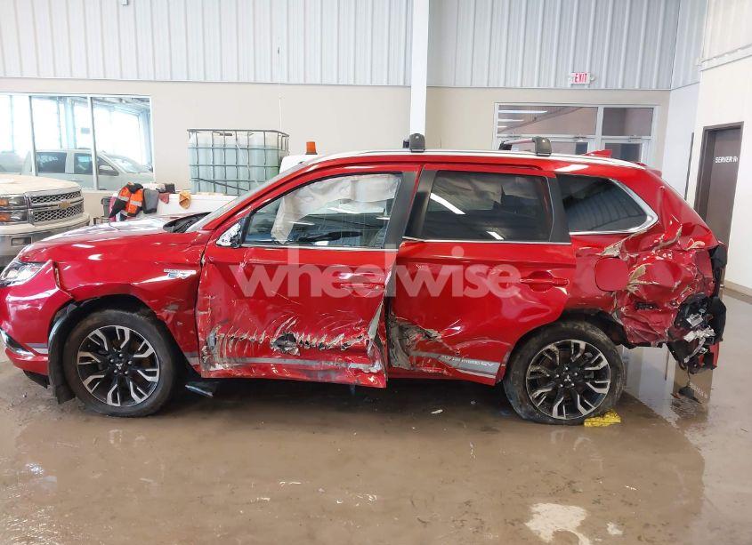 Photo 14 of 2018 Mitsubishi Outlander PHEV GT (VIN JA4J24A56JZ031552)