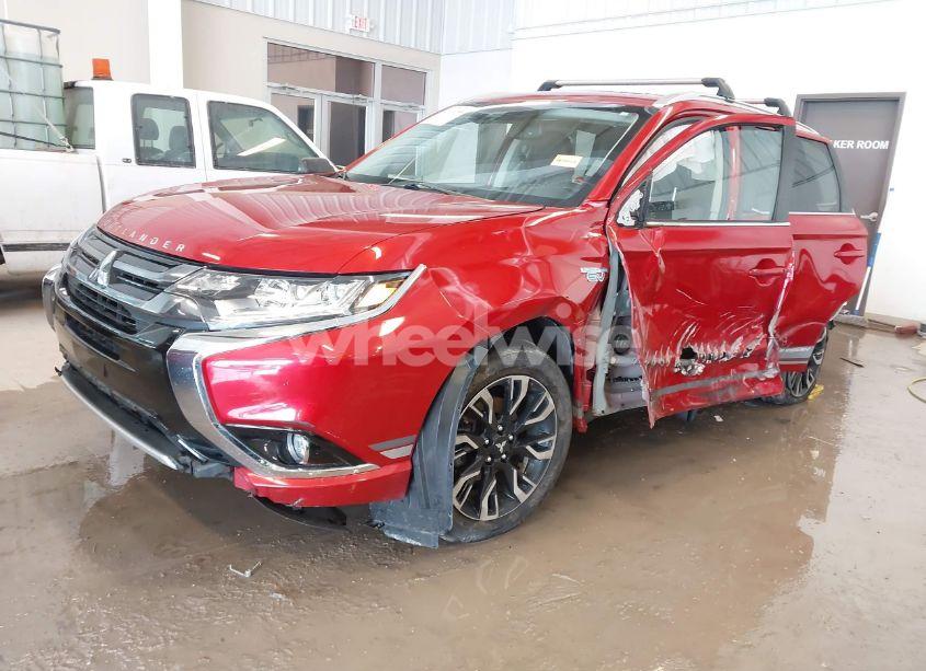 Photo 2 of 2018 Mitsubishi Outlander PHEV GT (VIN JA4J24A56JZ031552)