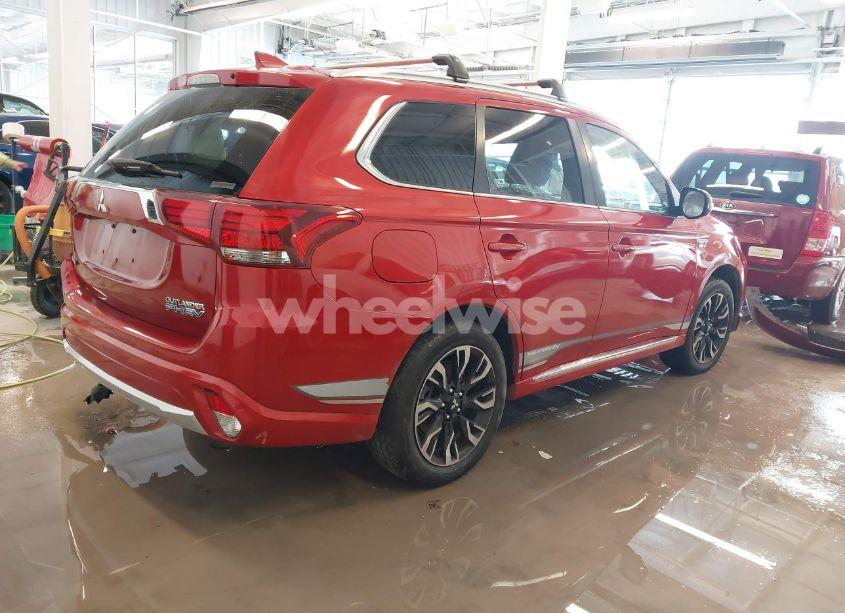 Photo 4 of 2018 Mitsubishi Outlander PHEV GT (VIN JA4J24A56JZ031552)