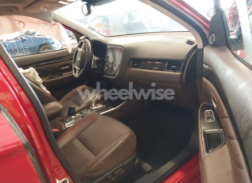 Photo 5 of 2018 Mitsubishi Outlander PHEV GT (VIN JA4J24A56JZ031552)