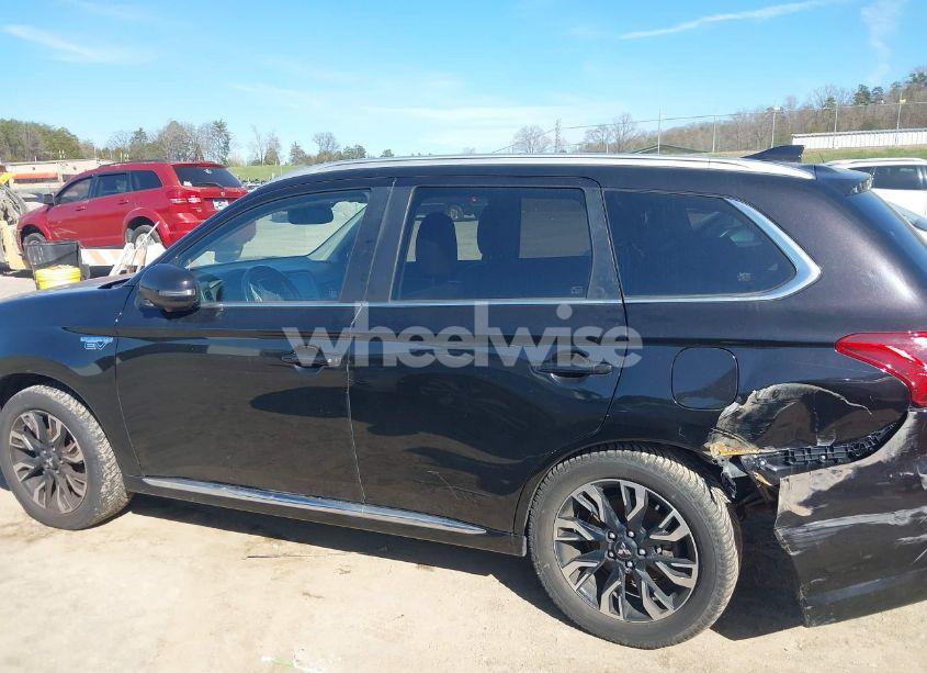 Photo 14 of 2018 Mitsubishi Outlander PHEV GT (VIN JA4J24A56JZ031678)