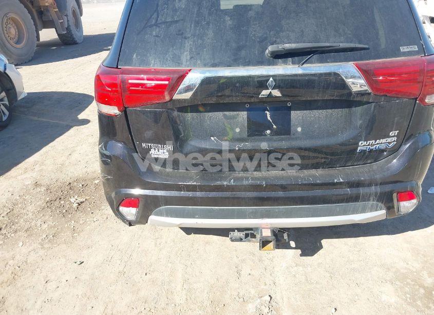 Photo 17 of 2018 Mitsubishi Outlander PHEV GT (VIN JA4J24A56JZ031678)