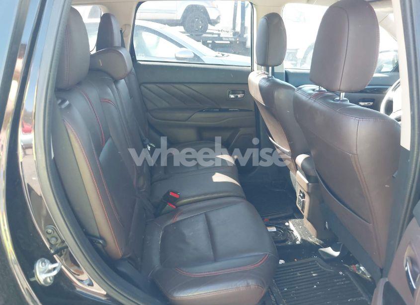 Photo 8 of 2018 Mitsubishi Outlander PHEV GT (VIN JA4J24A56JZ031678)