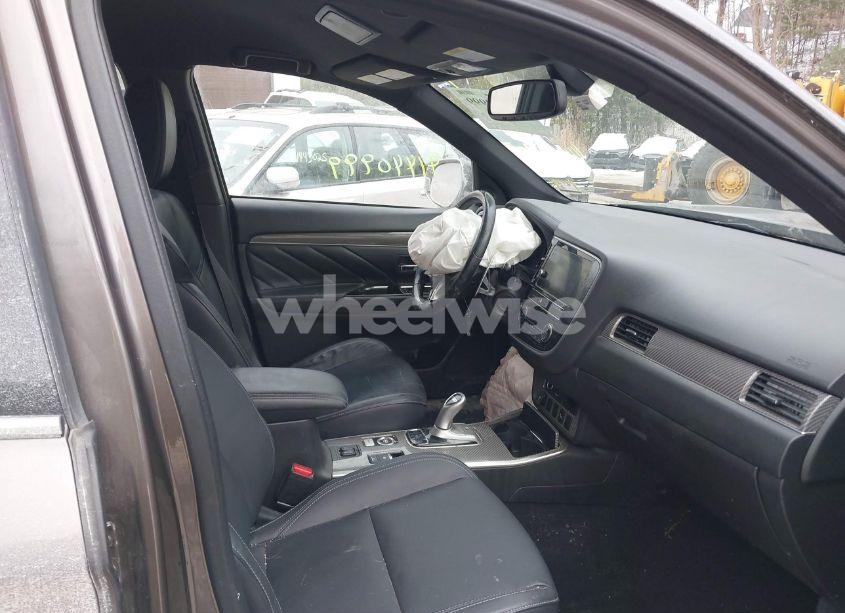 Photo 5 of 2019 Mitsubishi Outlander PHEV SEL (VIN JA4J24A57KZ046577)
