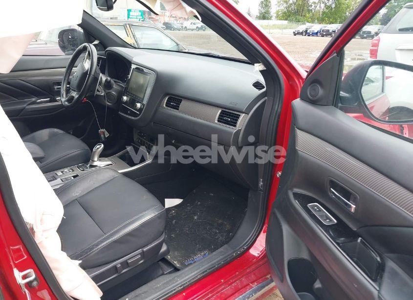 Photo 5 of 2020 Mitsubishi Outlander PHEV SEL S-AWC (VIN JA4J24A57LZ027738)