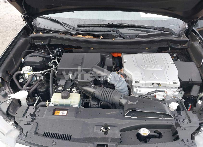 Photo 10 of 2018 Mitsubishi Outlander PHEV SEL (VIN JA4J24A59JZ032131)