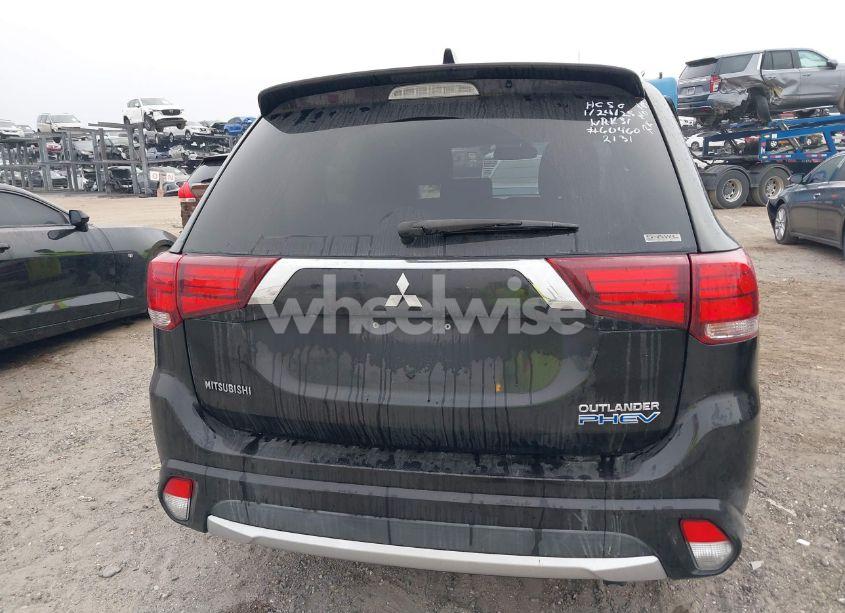 Photo 16 of 2018 Mitsubishi Outlander PHEV SEL (VIN JA4J24A59JZ032131)