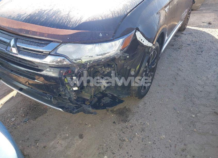 Photo 17 of 2018 Mitsubishi Outlander PHEV SEL (VIN JA4J24A59JZ032131)