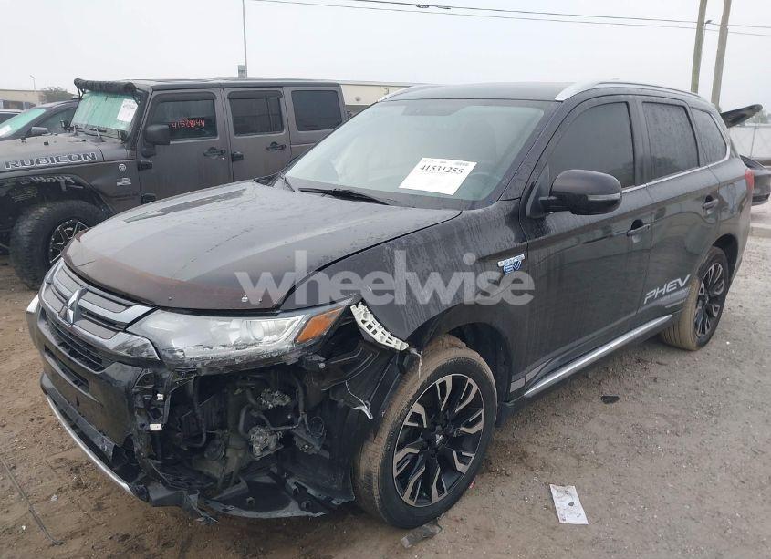 Photo 2 of 2018 Mitsubishi Outlander PHEV SEL (VIN JA4J24A59JZ032131)