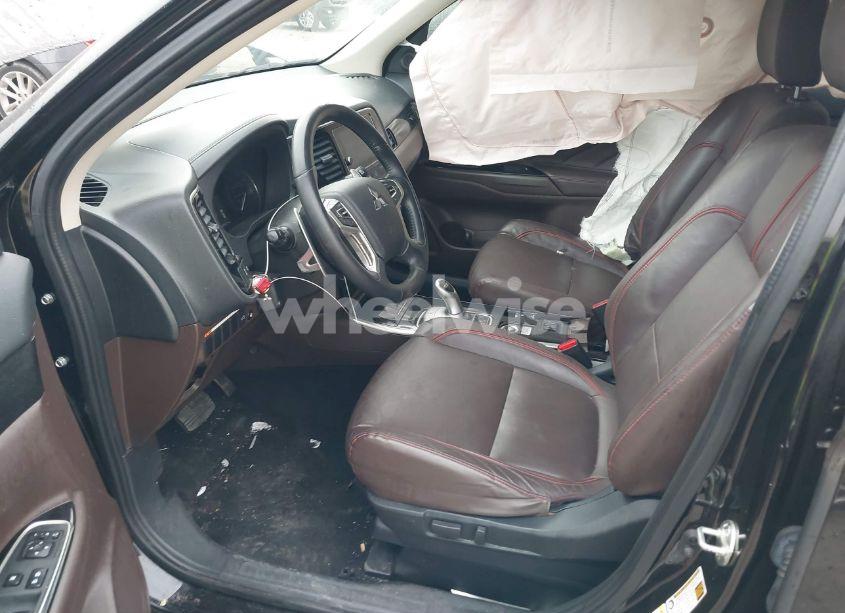 Photo 5 of 2018 Mitsubishi Outlander PHEV SEL (VIN JA4J24A59JZ032131)