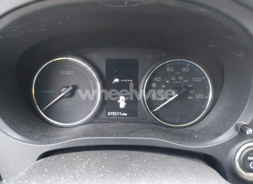 Photo 7 of 2018 Mitsubishi Outlander PHEV SEL (VIN JA4J24A59JZ032131)