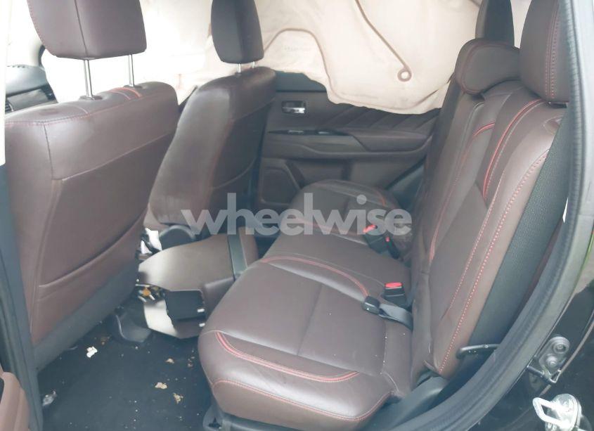 Photo 8 of 2018 Mitsubishi Outlander PHEV SEL (VIN JA4J24A59JZ032131)