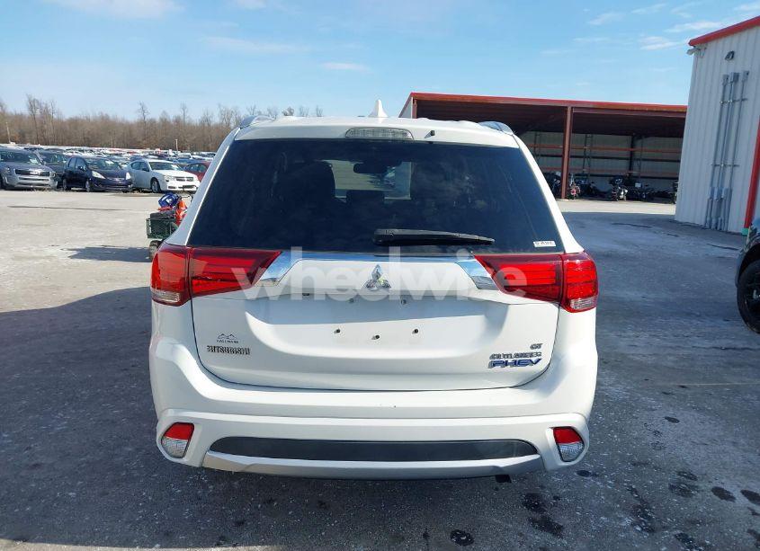 Photo 16 of 2018 Mitsubishi Outlander PHEV GT (VIN JA4J24A5XJZ057412)