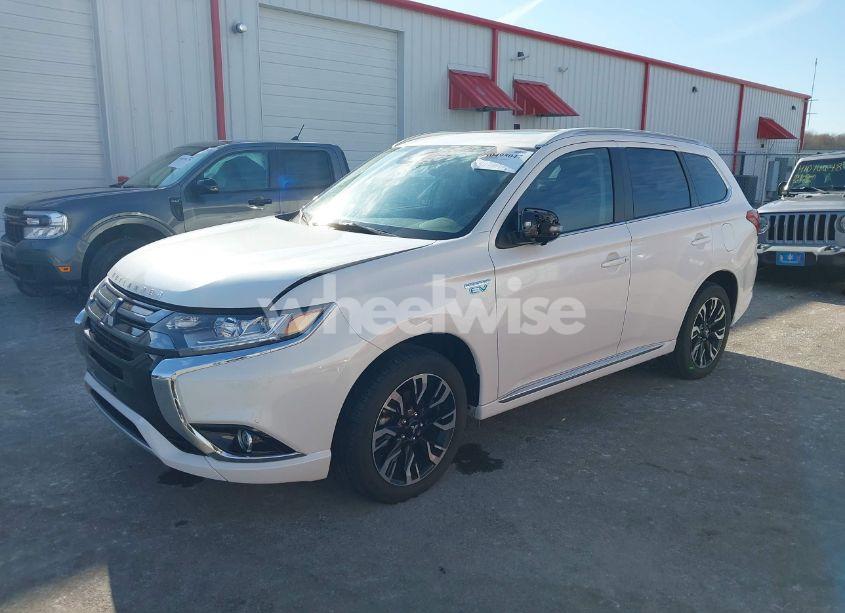 Photo 2 of 2018 Mitsubishi Outlander PHEV GT (VIN JA4J24A5XJZ057412)