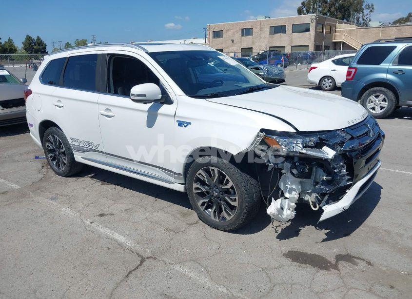 2018 Mitsubishi Outlander PHEV GT (VIN JA4J24A5XJZ065607) main photo