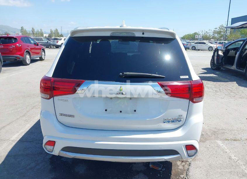 Photo 17 of 2018 Mitsubishi Outlander PHEV GT (VIN JA4J24A5XJZ065607)