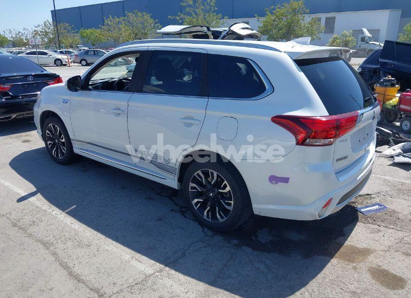 Photo 3 of 2018 Mitsubishi Outlander PHEV GT (VIN JA4J24A5XJZ065607)