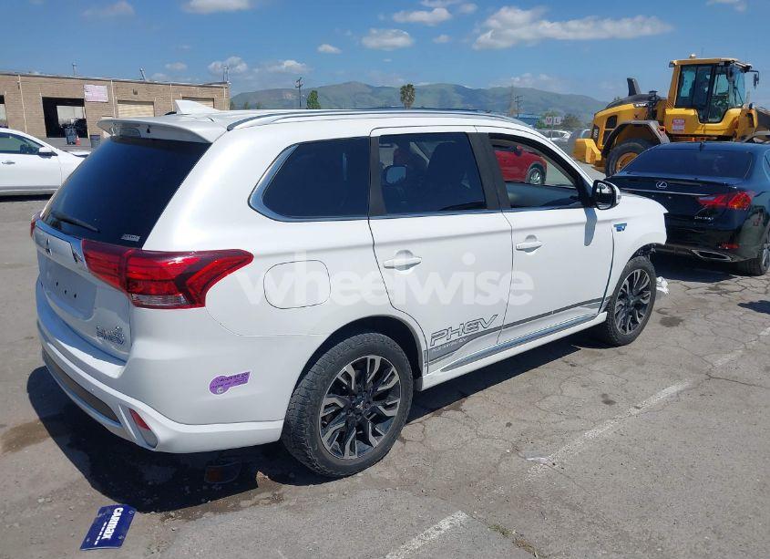 Photo 4 of 2018 Mitsubishi Outlander PHEV GT (VIN JA4J24A5XJZ065607)