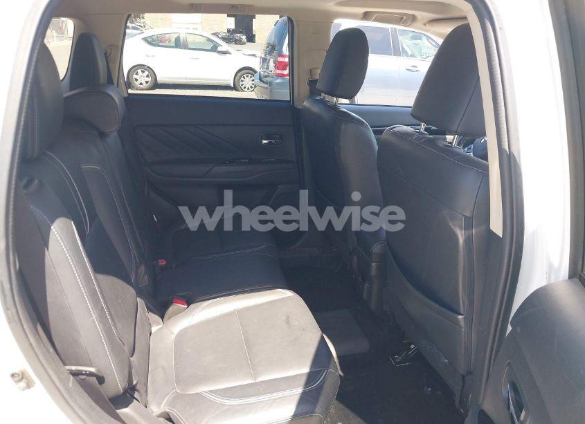 Photo 8 of 2018 Mitsubishi Outlander PHEV GT (VIN JA4J24A5XJZ065607)