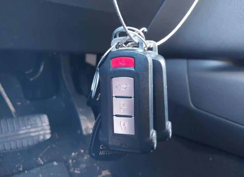 Photo 11 of 2019 Mitsubishi Outlander PHEV SEL (VIN JA4J24A5XKZ034441)