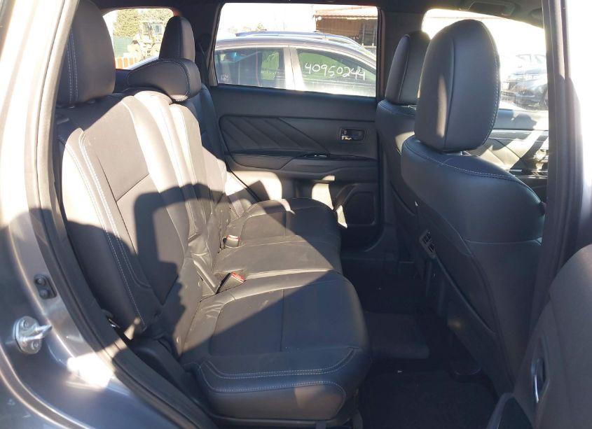 Photo 8 of 2019 Mitsubishi Outlander PHEV SEL (VIN JA4J24A5XKZ034441)