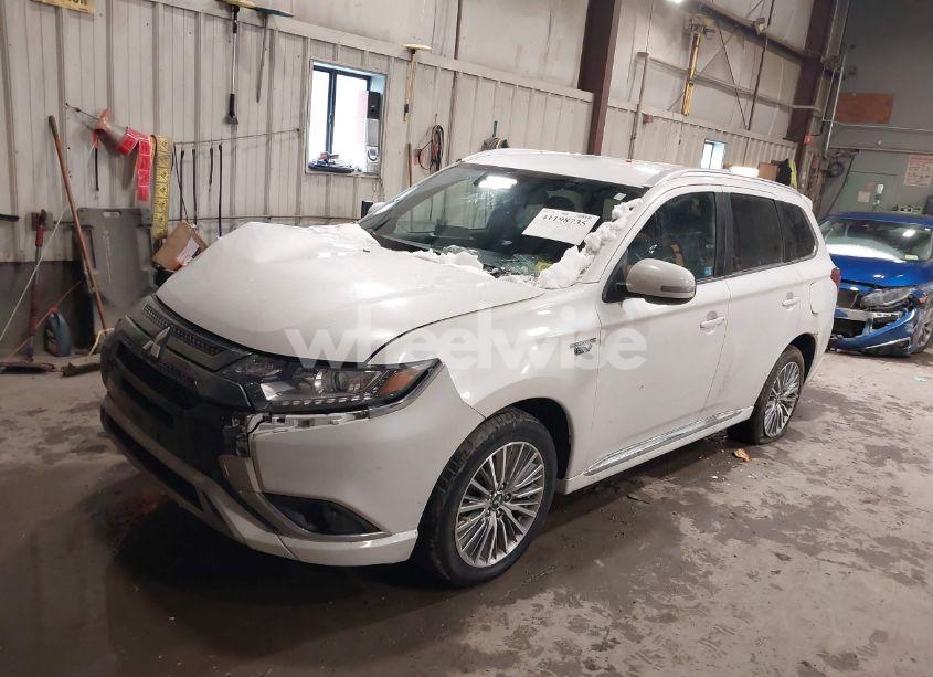 Photo 2 of 2022 Mitsubishi Outlander PHEV GT S-AWC/LE S-AWC/SEL S-AWC (VIN JA4J2VA72NZ026362)