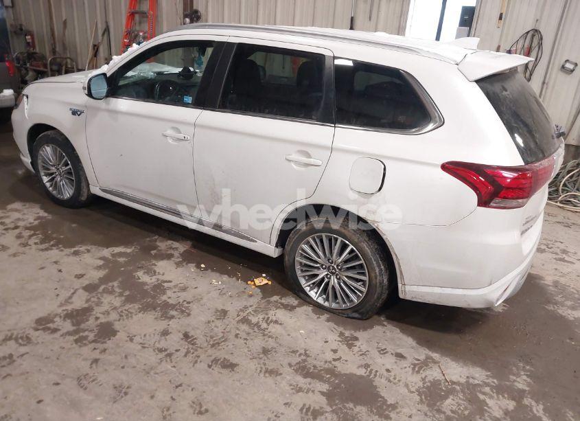 Photo 3 of 2022 Mitsubishi Outlander PHEV GT S-AWC/LE S-AWC/SEL S-AWC (VIN JA4J2VA72NZ026362)