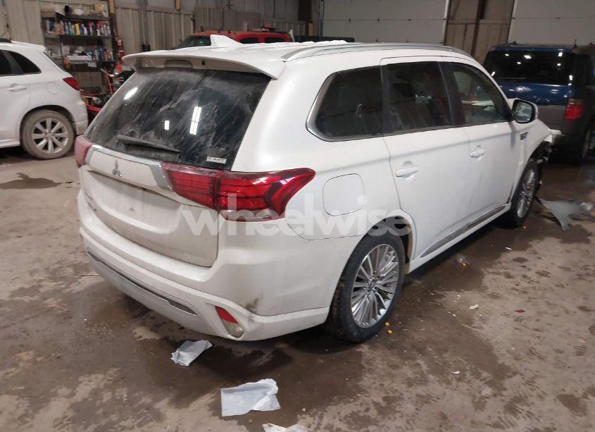 Photo 4 of 2022 Mitsubishi Outlander PHEV GT S-AWC/LE S-AWC/SEL S-AWC (VIN JA4J2VA72NZ026362)