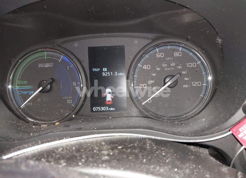 Photo 7 of 2022 Mitsubishi Outlander PHEV GT S-AWC/LE S-AWC/SEL S-AWC (VIN JA4J2VA72NZ026362)