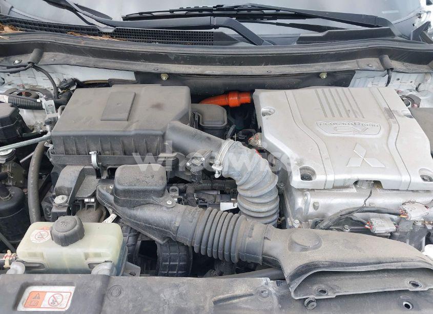 Photo 10 of 2022 Mitsubishi Outlander PHEV GT S-AWC/LE S-AWC/SEL S-AWC (VIN JA4J2VA72NZ026636)