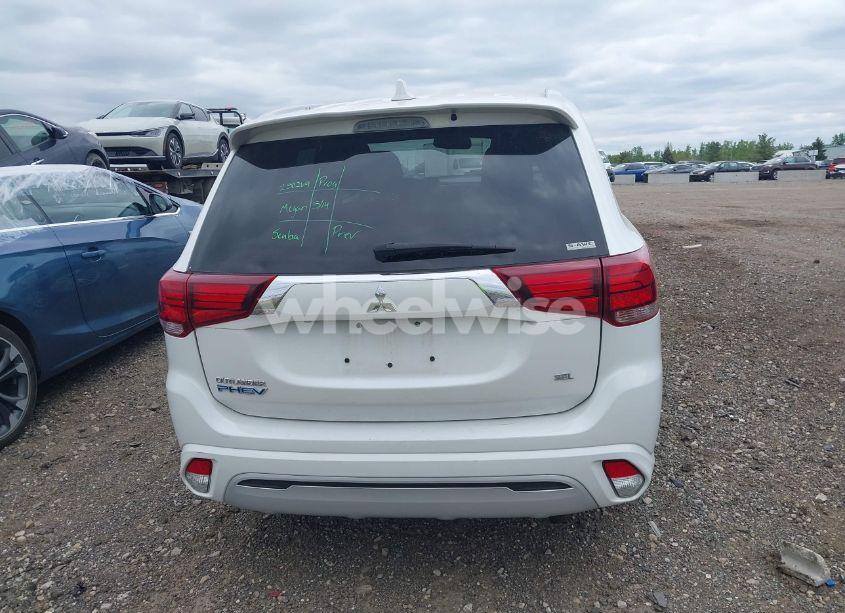 Photo 16 of 2022 Mitsubishi Outlander PHEV GT S-AWC/LE S-AWC/SEL S-AWC (VIN JA4J2VA72NZ026636)