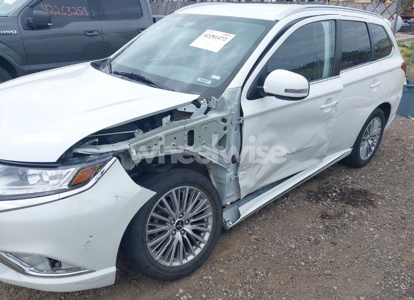 Photo 6 of 2022 Mitsubishi Outlander PHEV GT S-AWC/LE S-AWC/SEL S-AWC (VIN JA4J2VA72NZ026636)