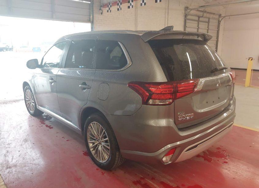 Photo 3 of 2022 Mitsubishi Outlander PHEV GT S-AWC/LE S-AWC/SEL S-AWC (VIN JA4J2VA7XNZ065541)