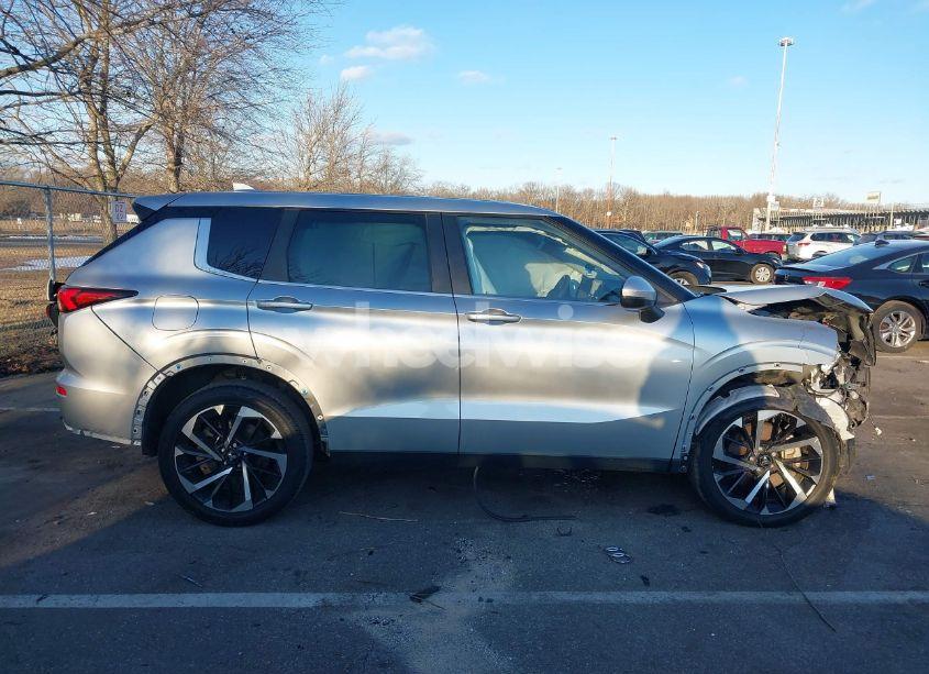 Photo 13 of 2022 Mitsubishi Outlander ES 2.5 2WD (VIN JA4J3TA83NZ072549)