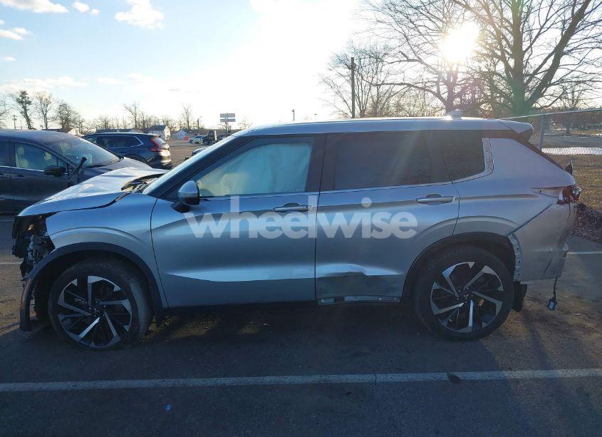 Photo 14 of 2022 Mitsubishi Outlander ES 2.5 2WD (VIN JA4J3TA83NZ072549)