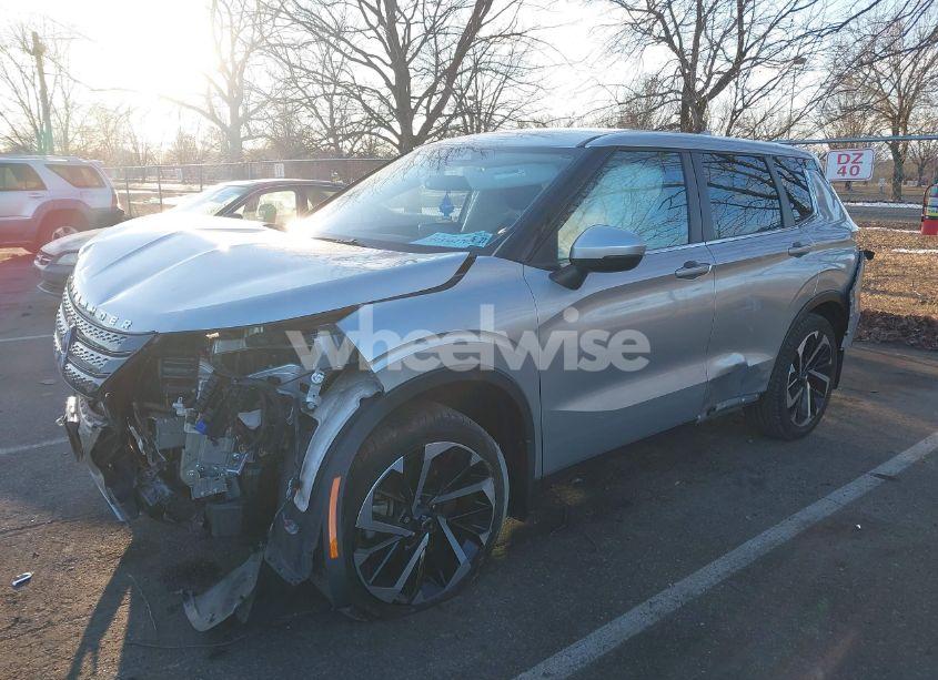 Photo 2 of 2022 Mitsubishi Outlander ES 2.5 2WD (VIN JA4J3TA83NZ072549)