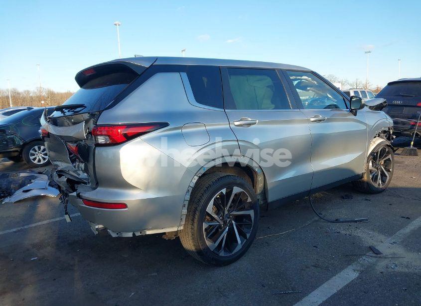 Photo 4 of 2022 Mitsubishi Outlander ES 2.5 2WD (VIN JA4J3TA83NZ072549)