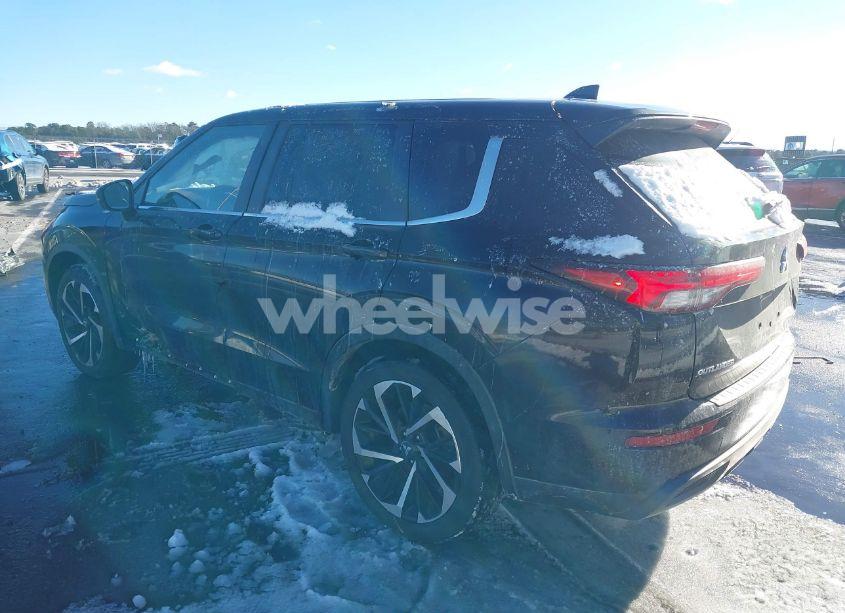 Photo 3 of 2022 Mitsubishi Outlander ES 2.5 2WD (VIN JA4J3TA85NZ066977)