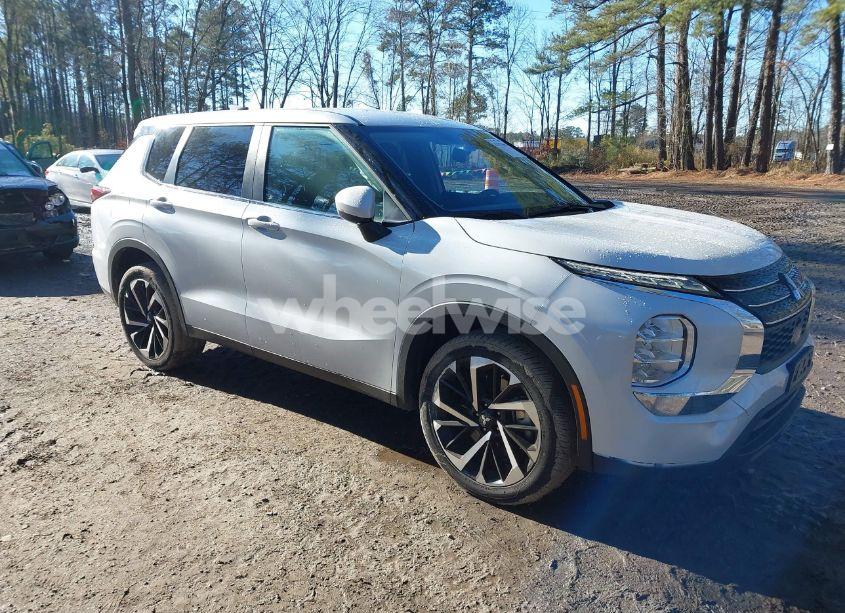 2022 Mitsubishi Outlander ES 2.5 2WD (VIN JA4J3TA86NZ049265) main photo