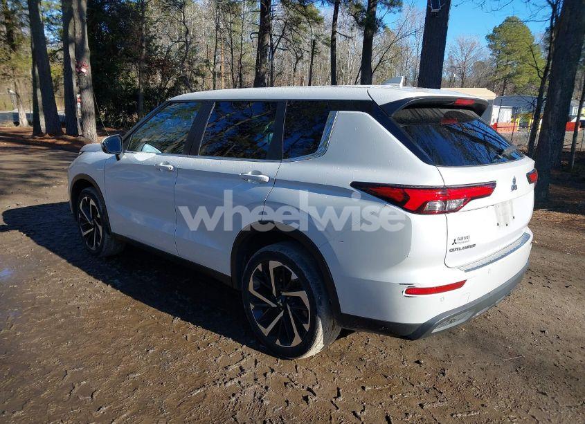 Photo 3 of 2022 Mitsubishi Outlander ES 2.5 2WD (VIN JA4J3TA86NZ049265)