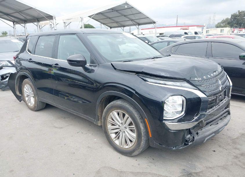 2023 Mitsubishi Outlander ES 2.5 2WD (VIN JA4J3TA88PZ027562) main photo