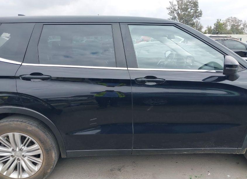 Photo 13 of 2023 Mitsubishi Outlander ES 2.5 2WD (VIN JA4J3TA88PZ027562)