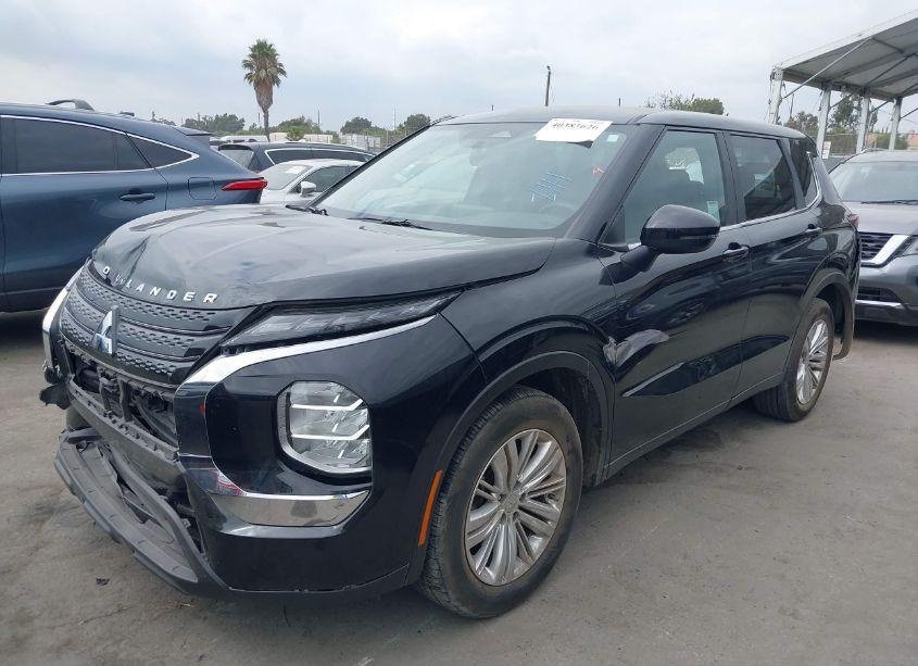 Photo 2 of 2023 Mitsubishi Outlander ES 2.5 2WD (VIN JA4J3TA88PZ027562)