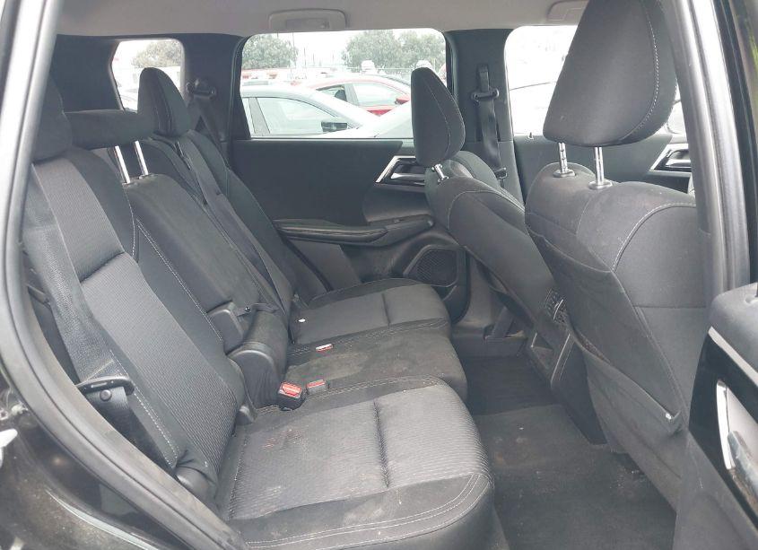 Photo 8 of 2023 Mitsubishi Outlander ES 2.5 2WD (VIN JA4J3TA88PZ027562)